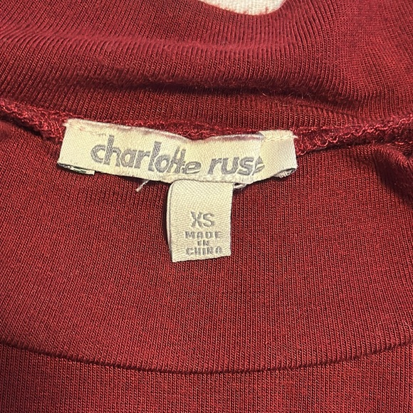 Title neck dress - Picture 3 of 3